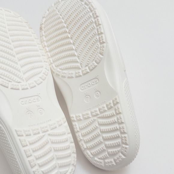 Crocs White Slide Sandals Men's 7 Women's 9 Unisex Comfort Slip On Pool Beach - Picture 12 of 16